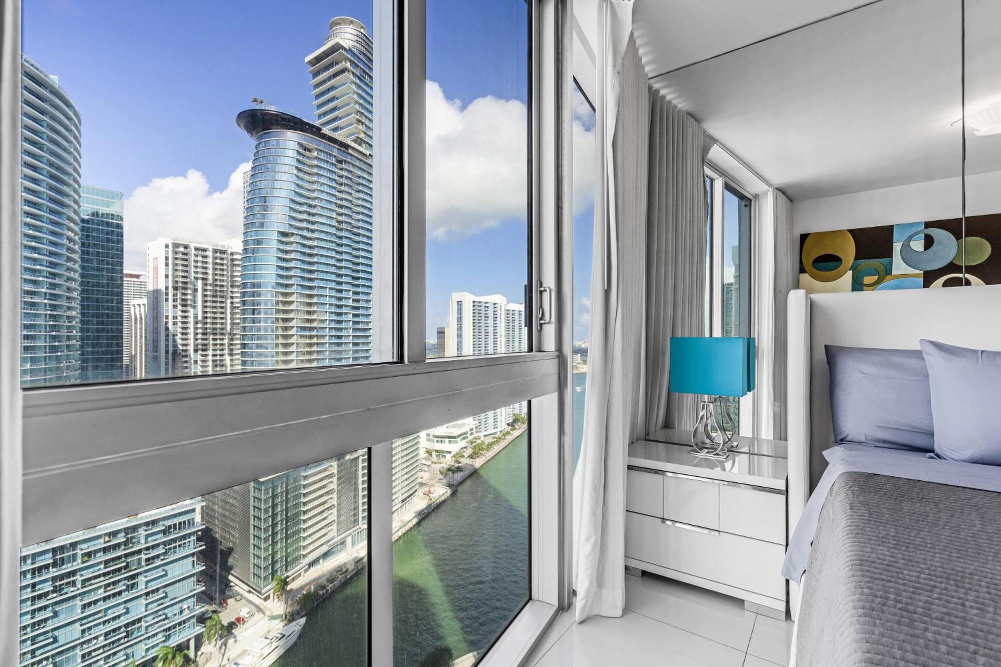 Luxurious Condo At Icon With Views Miami Extérieur photo