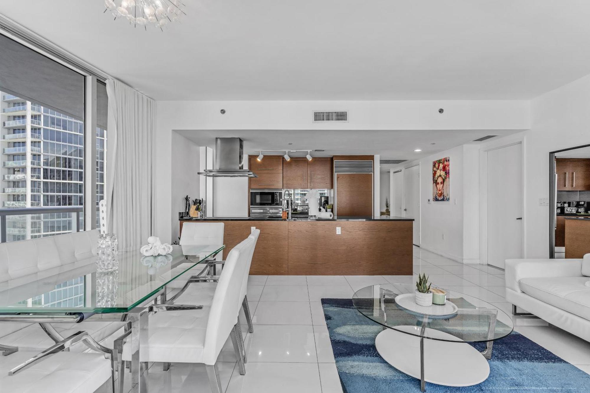 Luxurious Condo At Icon With Views Miami Extérieur photo