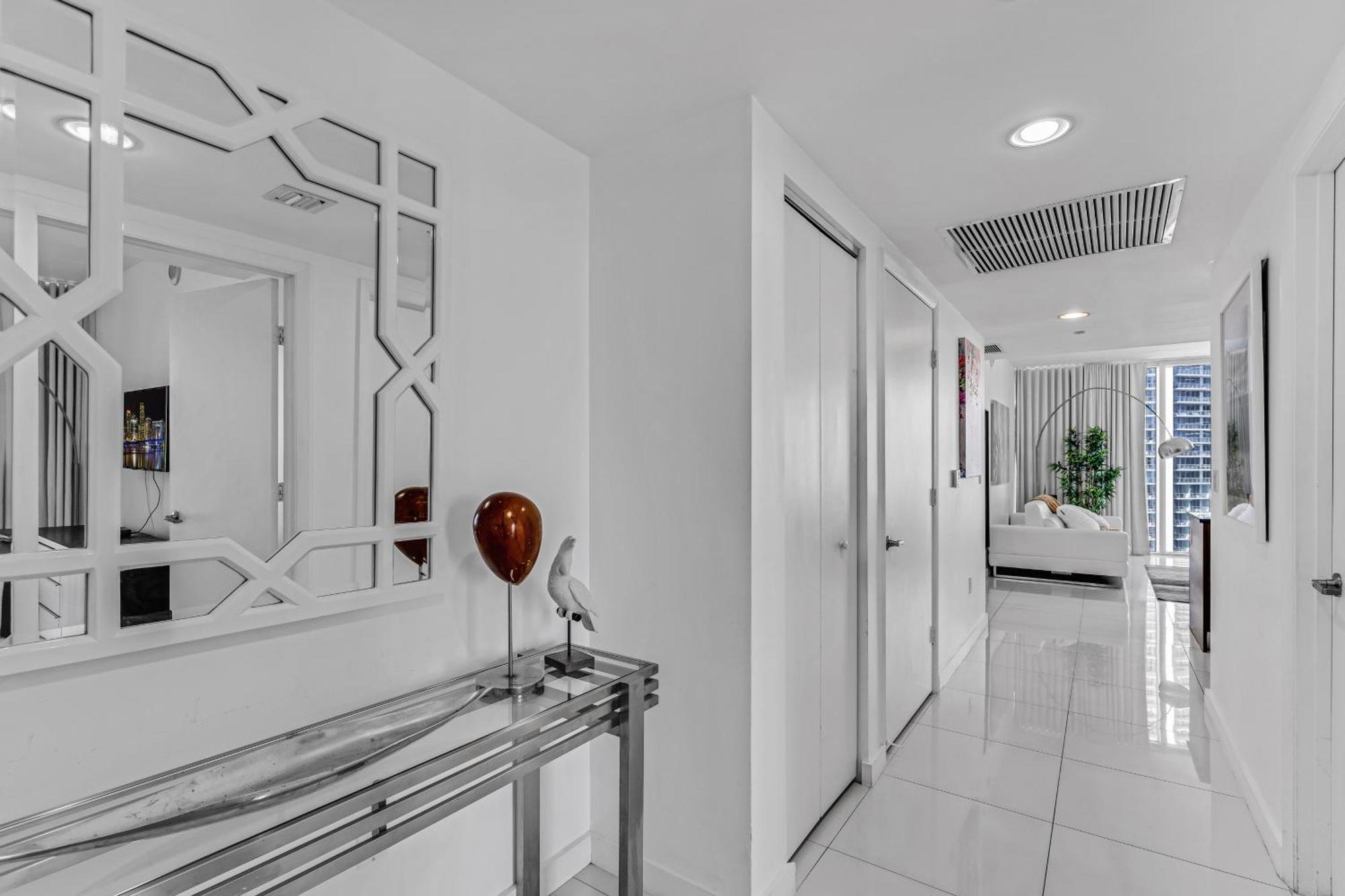 Luxurious Condo At Icon With Views Miami Extérieur photo