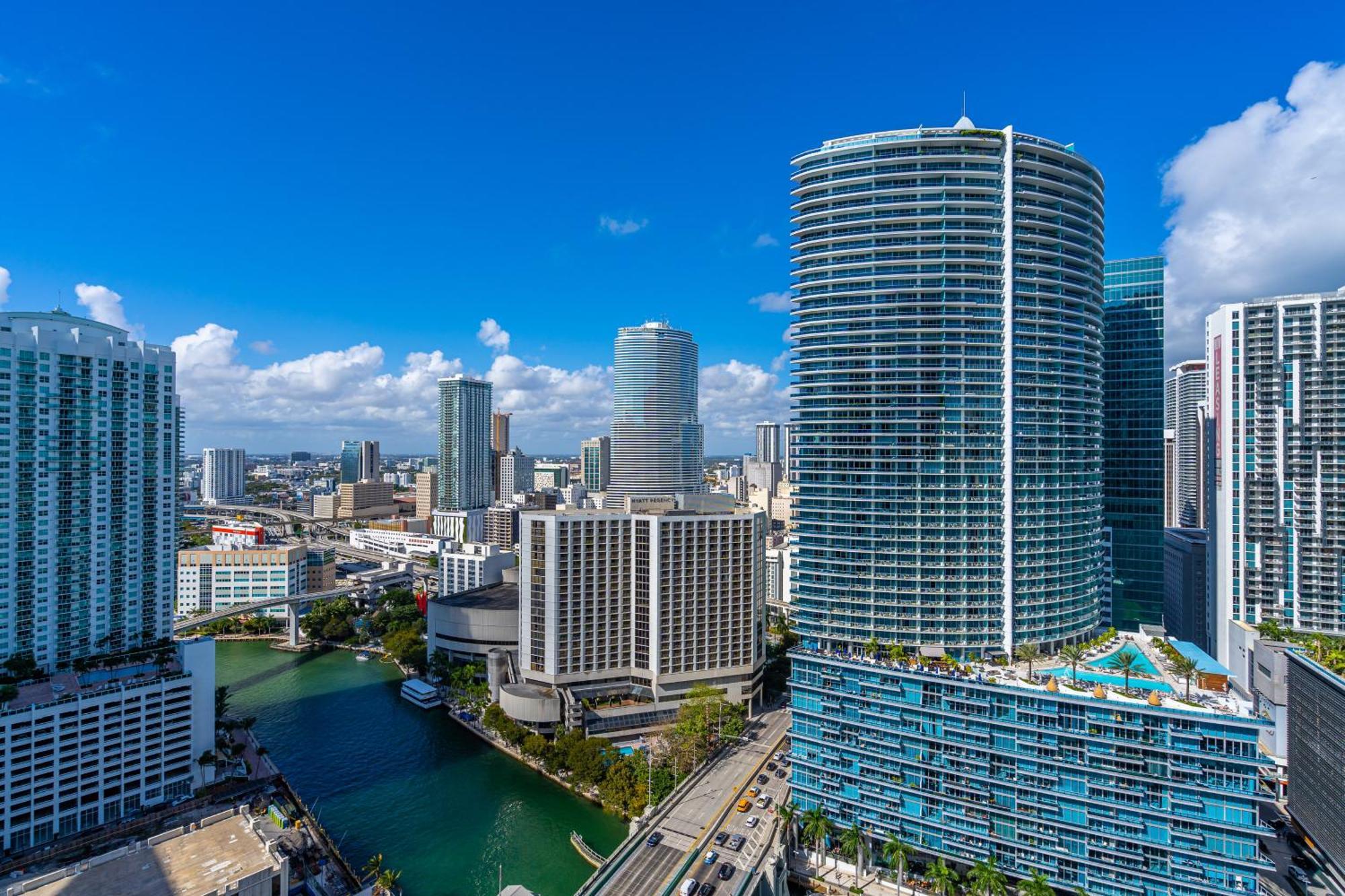 Luxurious Condo At Icon With Views Miami Extérieur photo