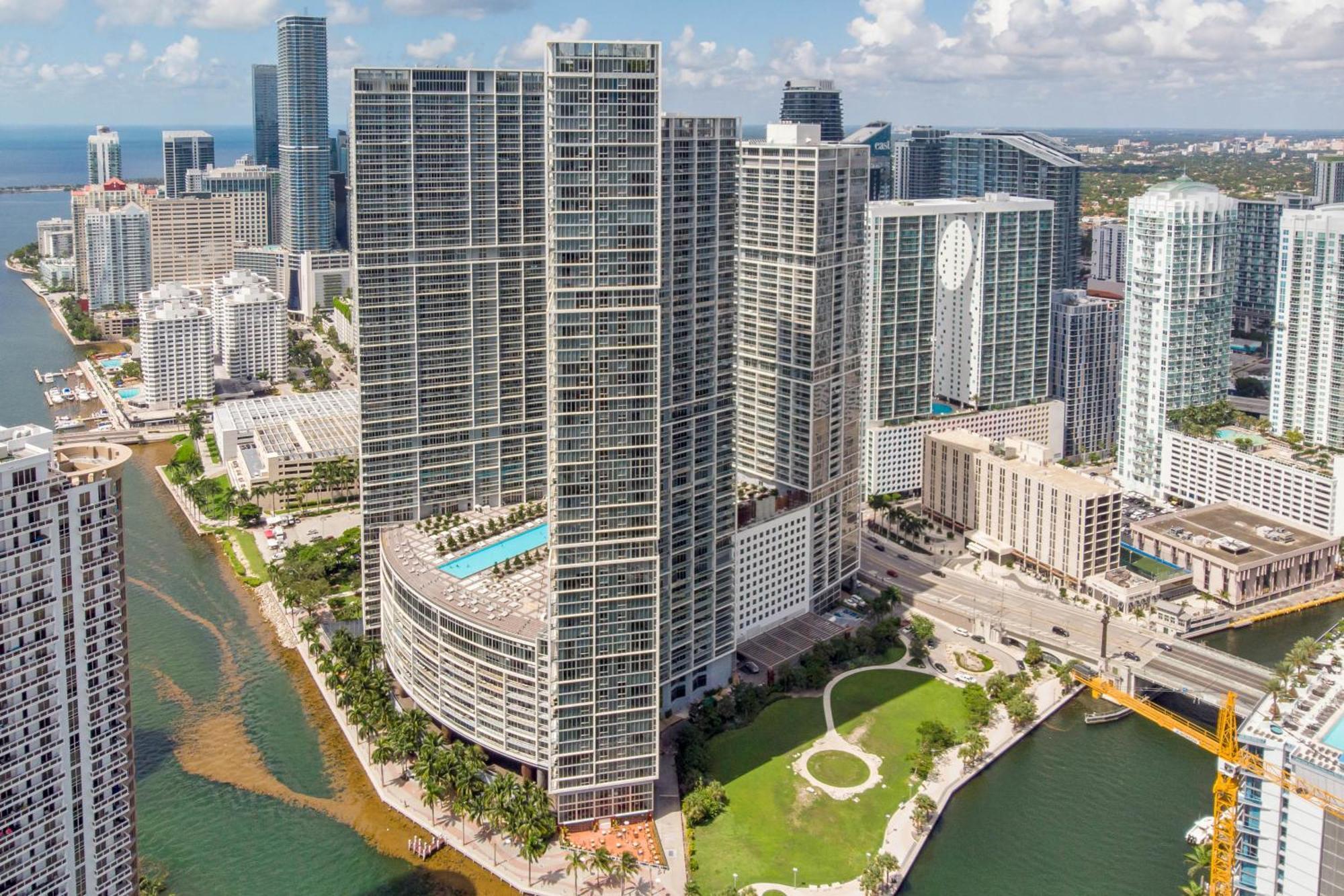 Luxurious Condo At Icon With Views Miami Extérieur photo