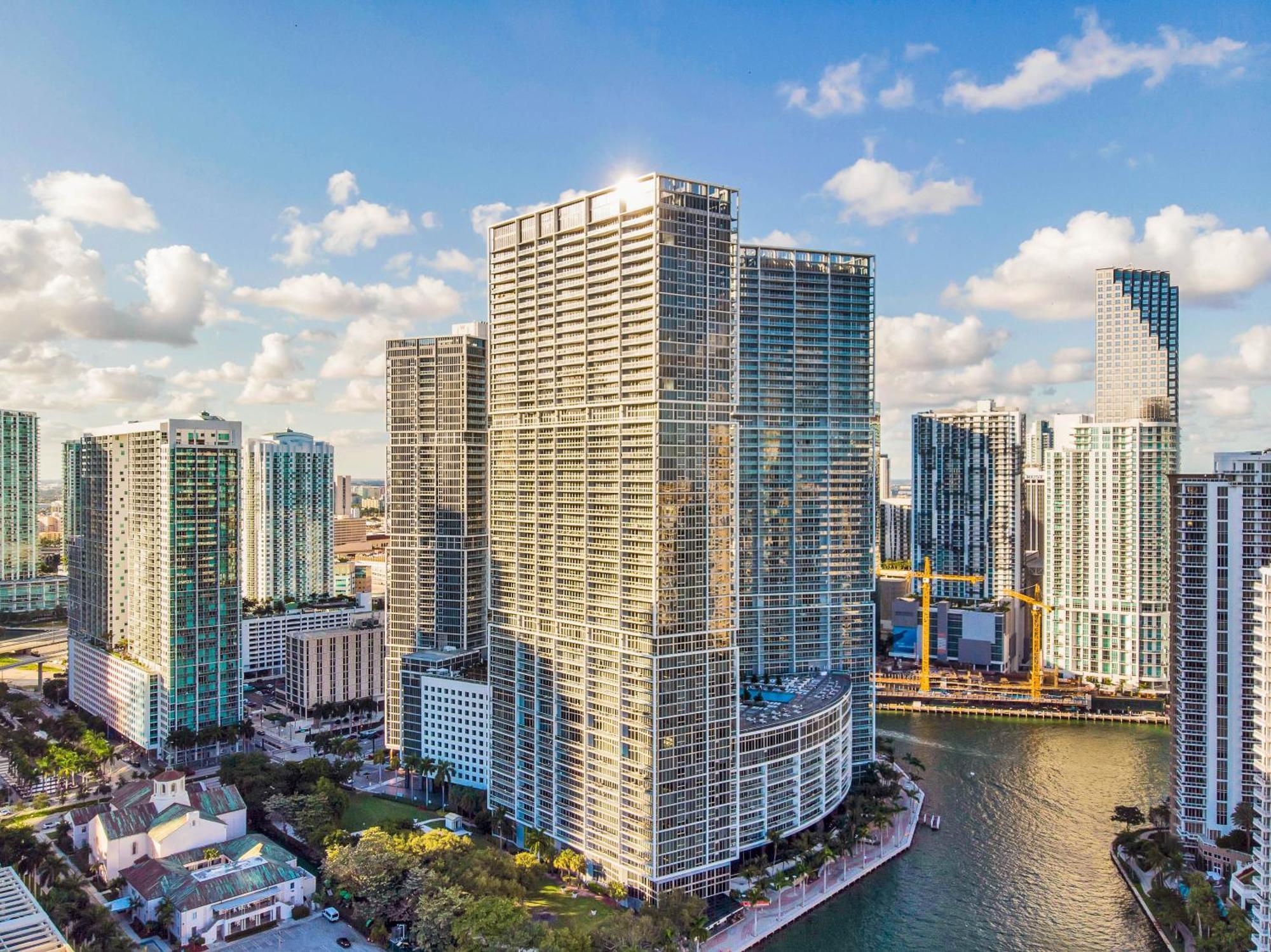 Luxurious Condo At Icon With Views Miami Extérieur photo