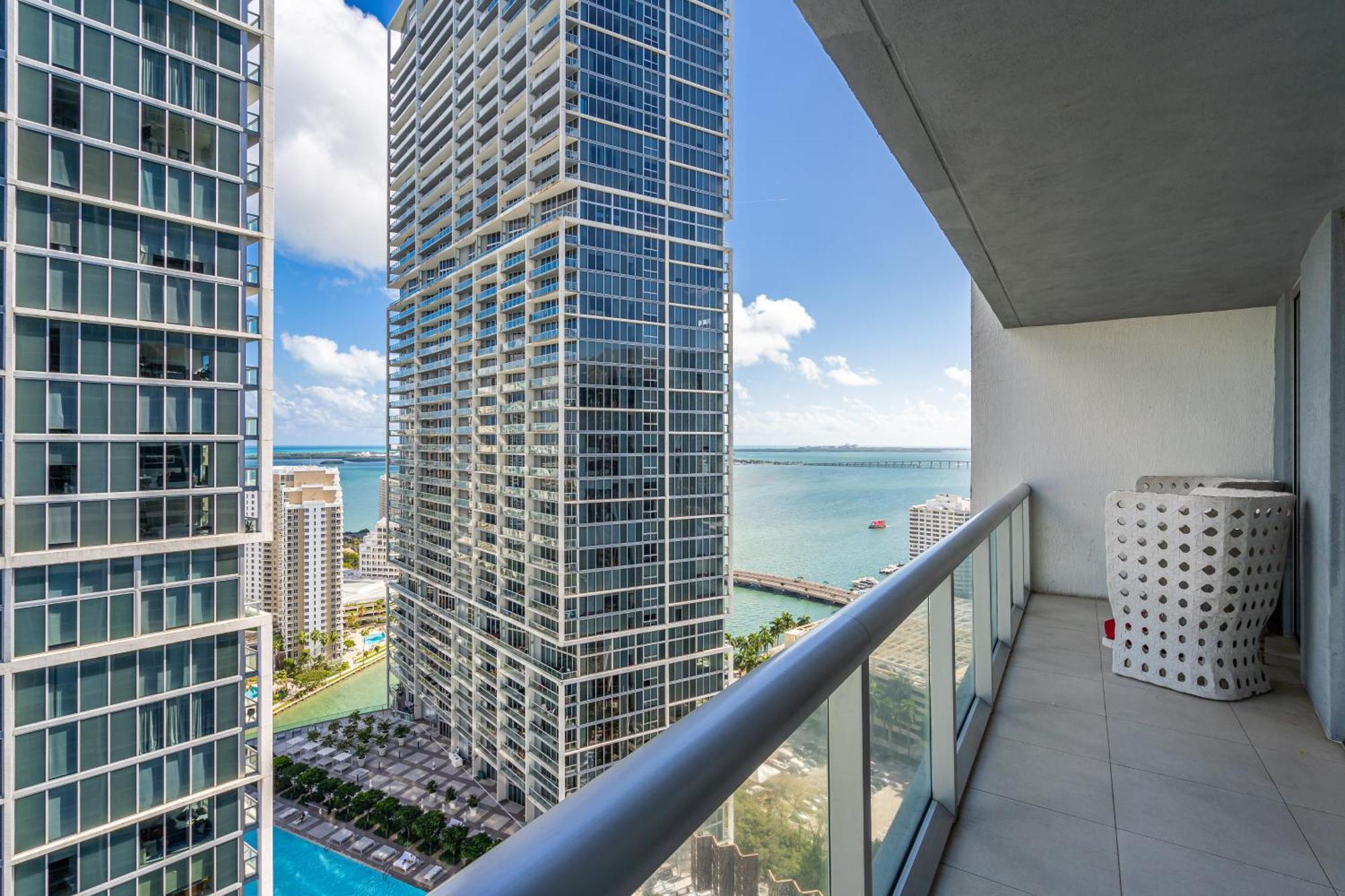 Luxurious Condo At Icon With Views Miami Extérieur photo